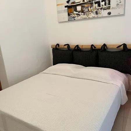 M&r * Sarandë