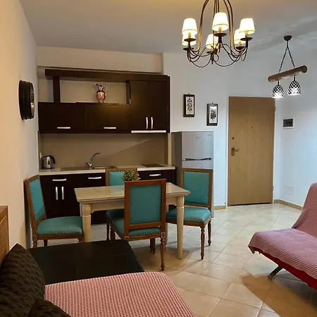 M&r Apartment *